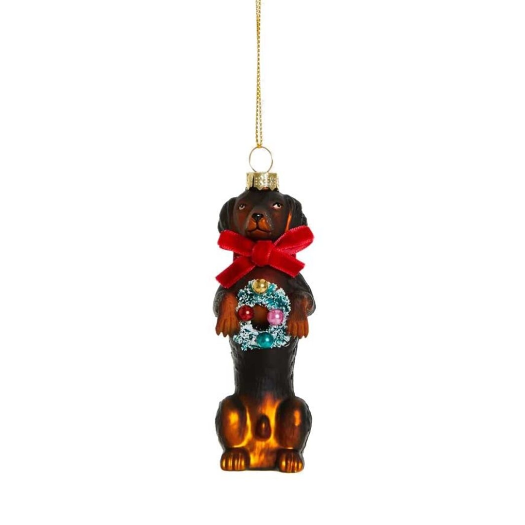 Yub in de boom kerstornament kersthondje bruin